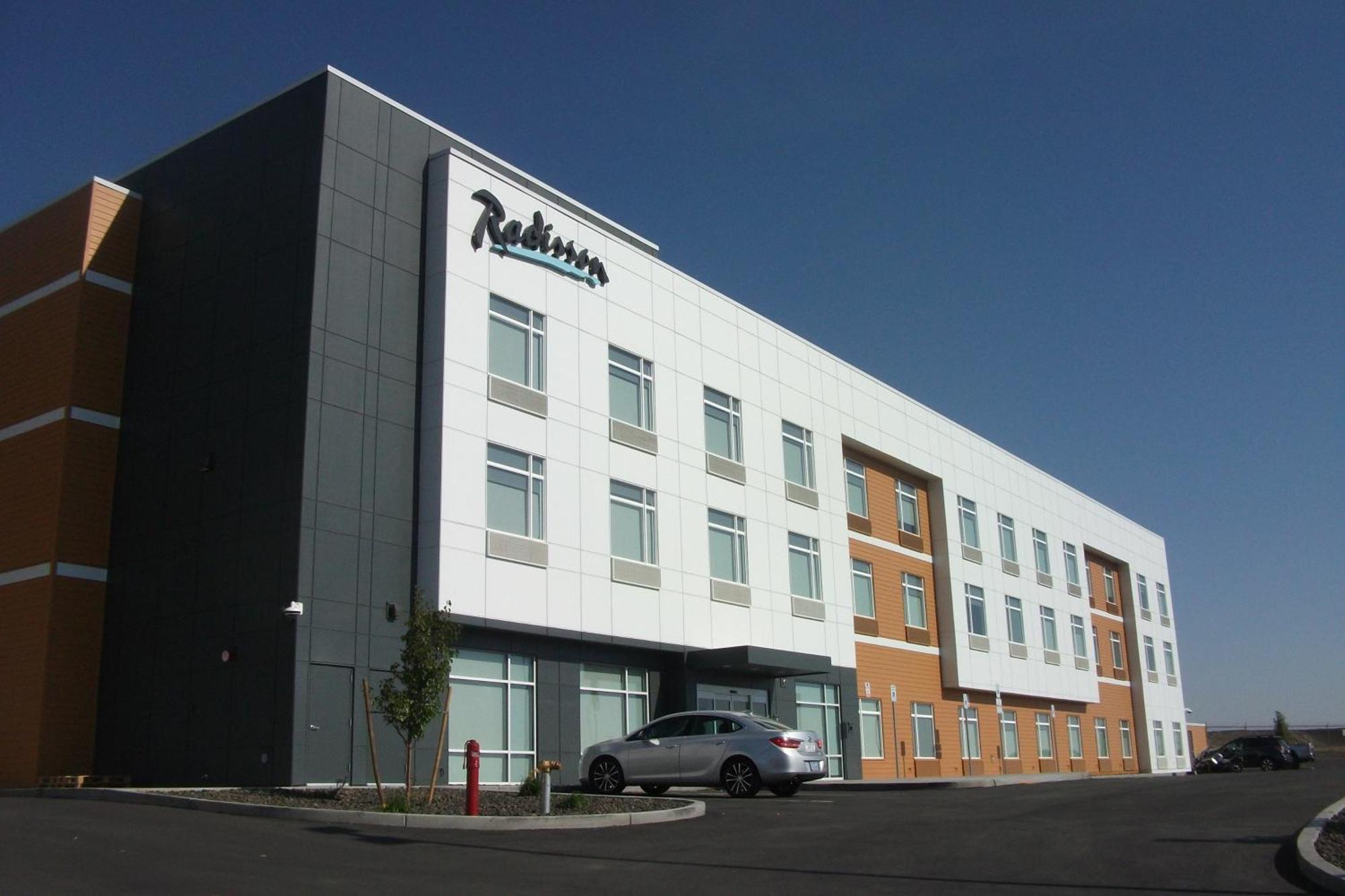 Radisson Hotel Pendleton Airport Экстерьер фото