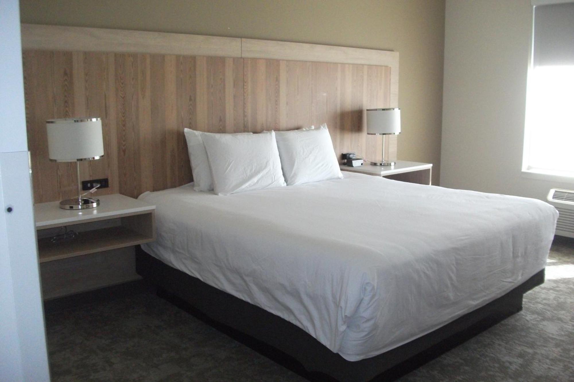 Radisson Hotel Pendleton Airport Экстерьер фото