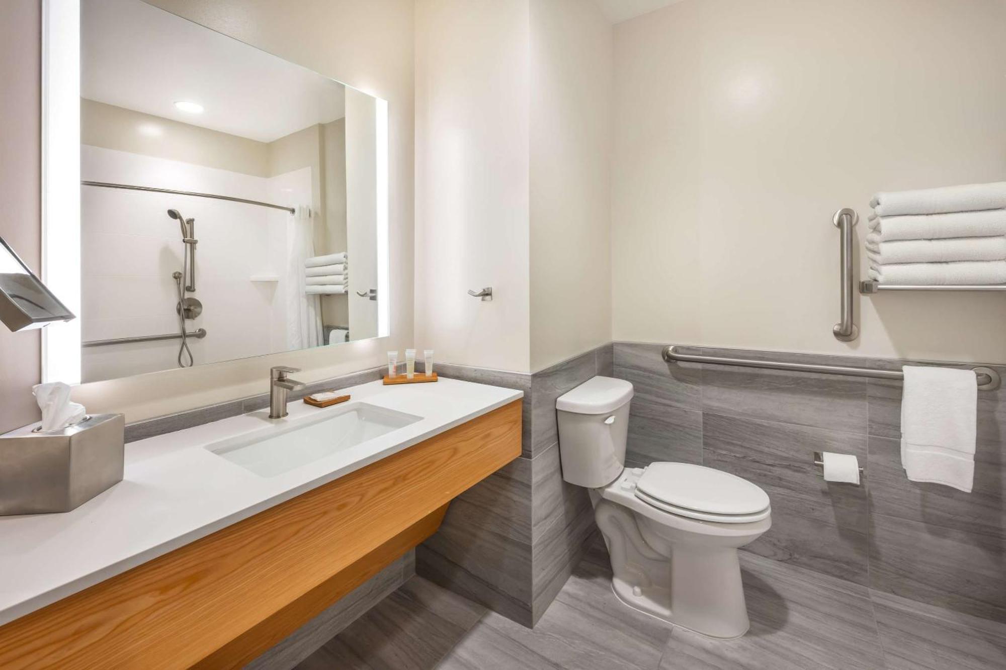 Radisson Hotel Pendleton Airport Экстерьер фото