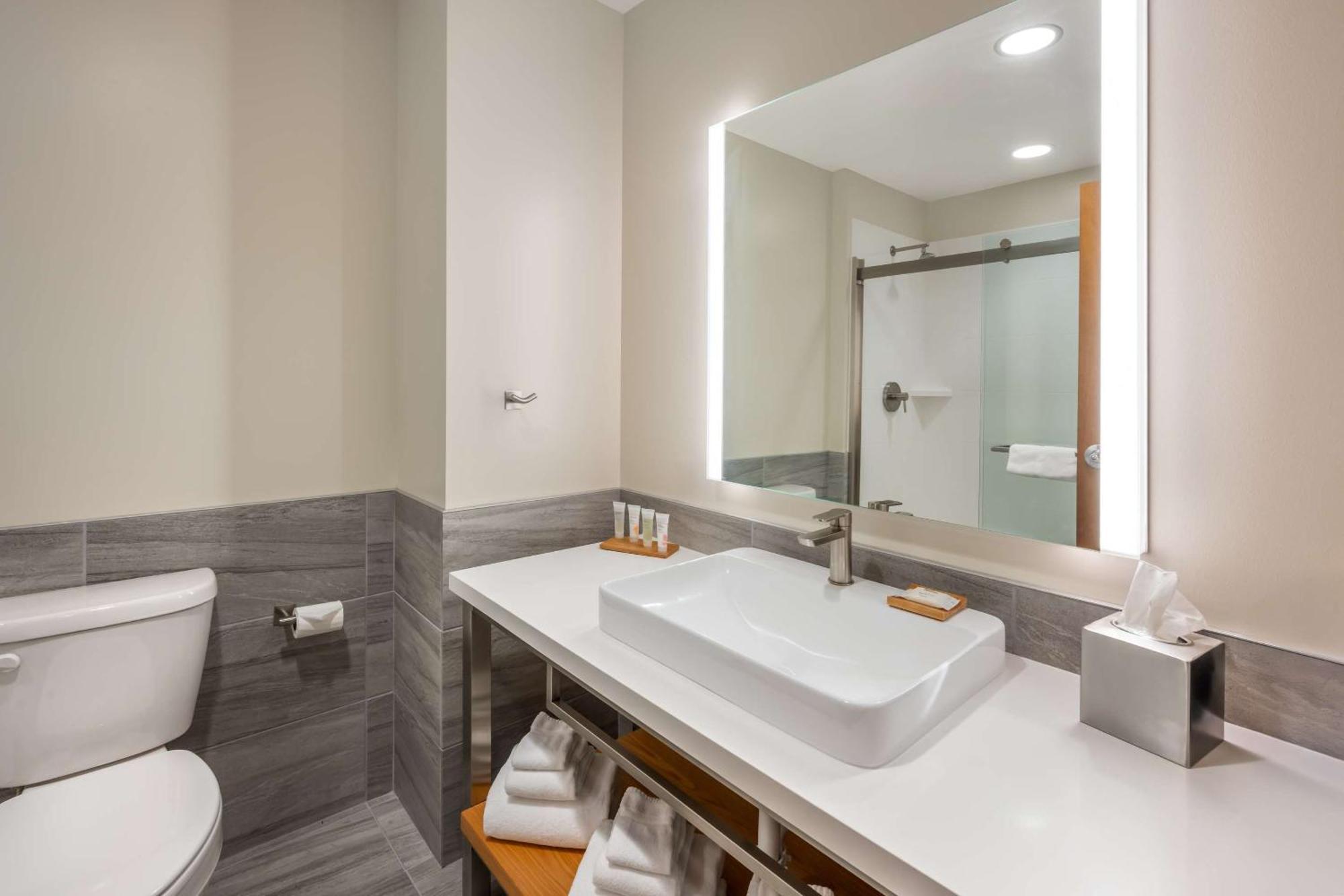 Radisson Hotel Pendleton Airport Экстерьер фото