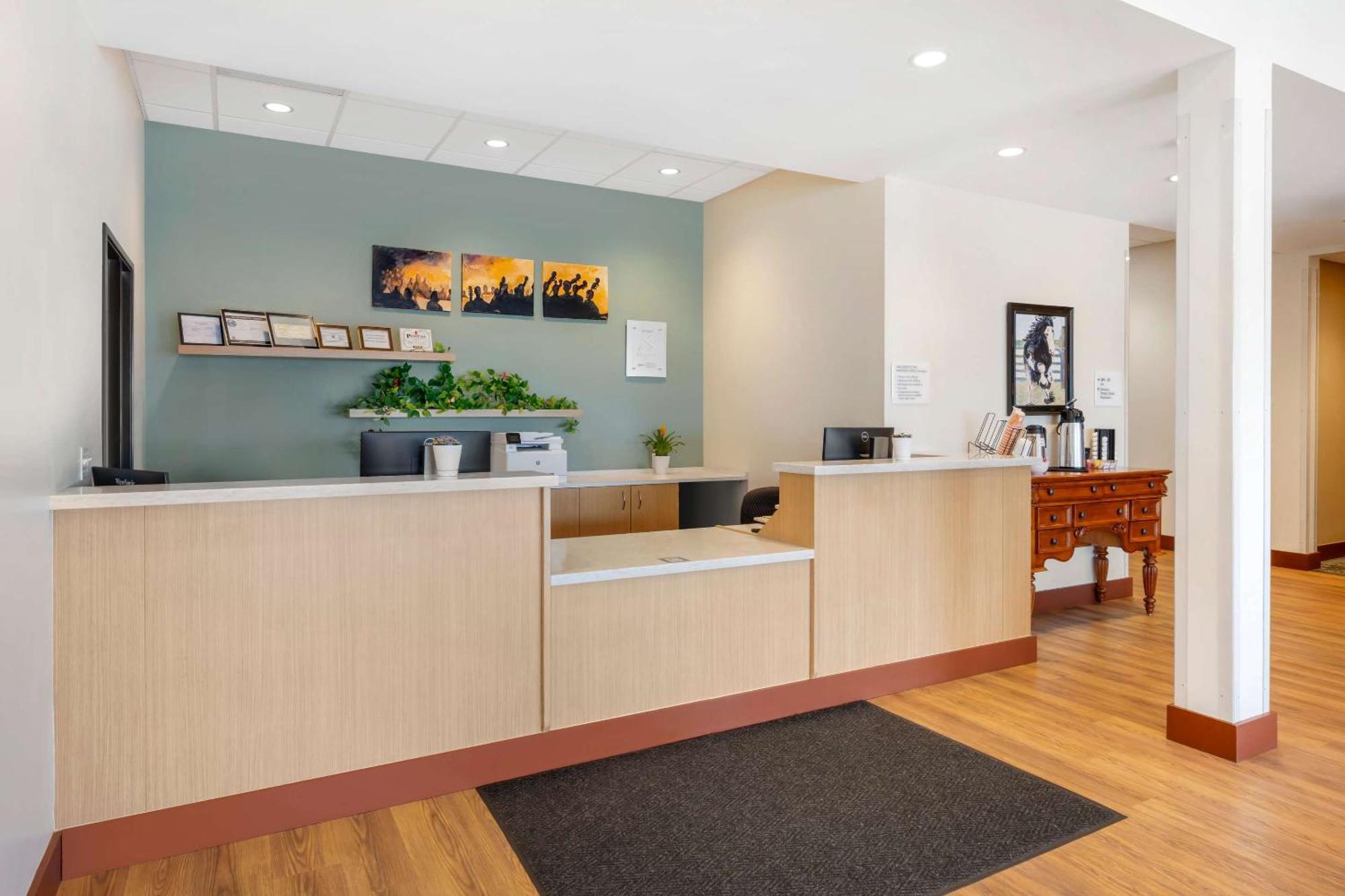 Radisson Hotel Pendleton Airport Экстерьер фото